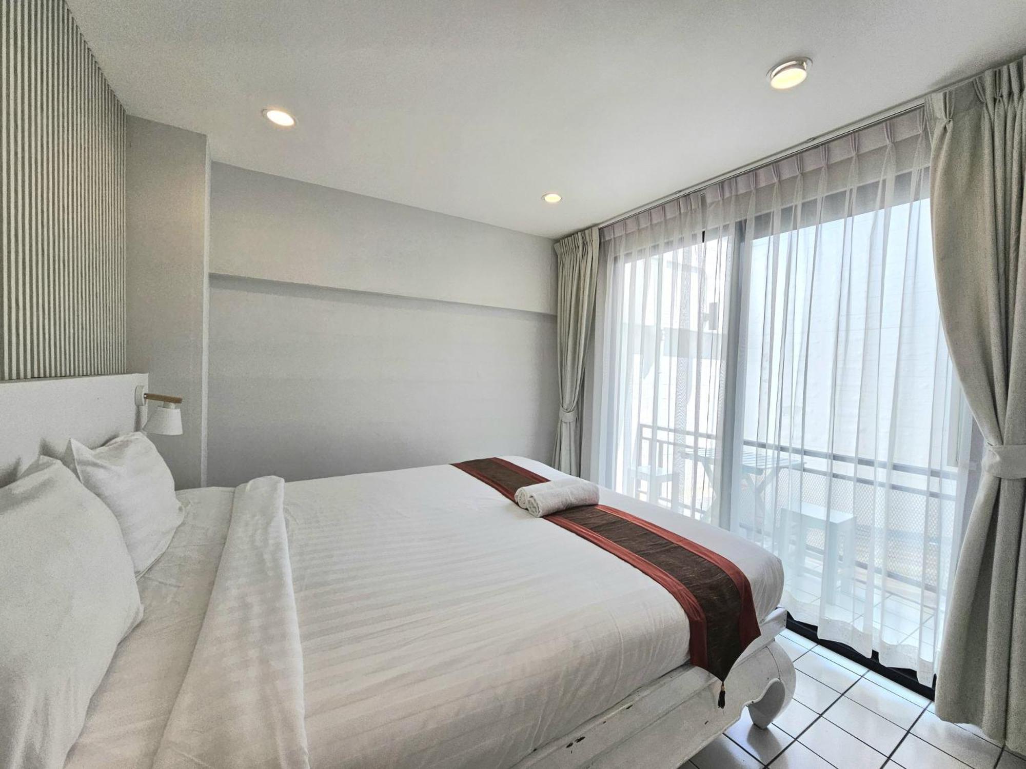 39 Living Pattaya Villa Bagian luar foto