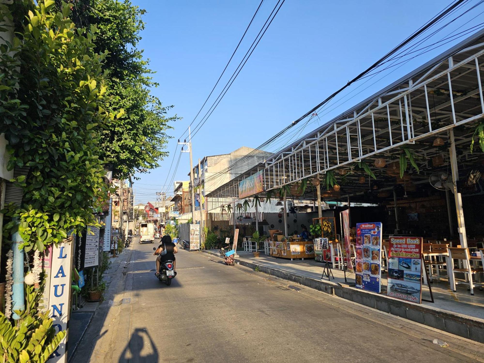 39 Living Pattaya Villa Bagian luar foto