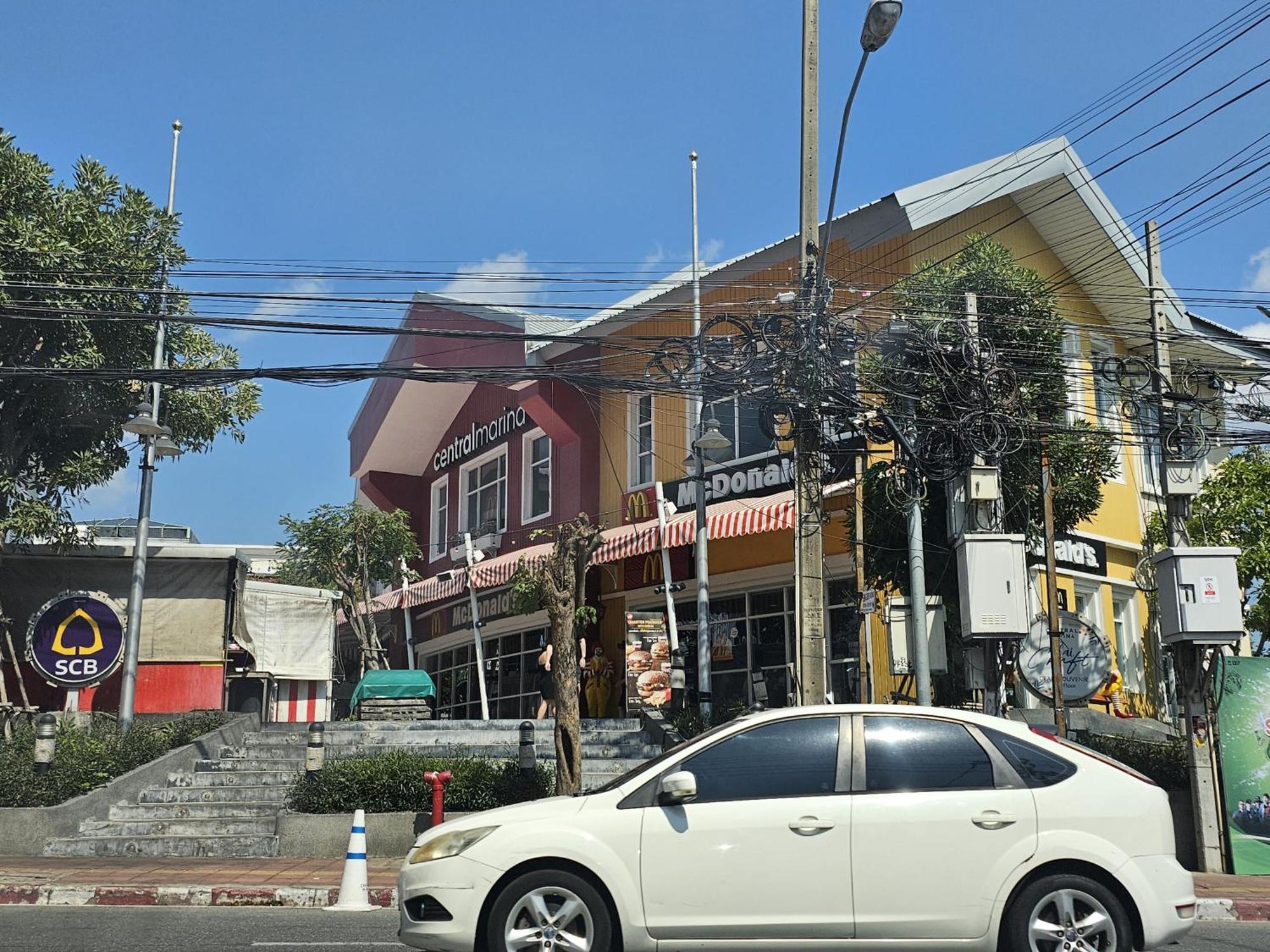 39 Living Pattaya Villa Bagian luar foto