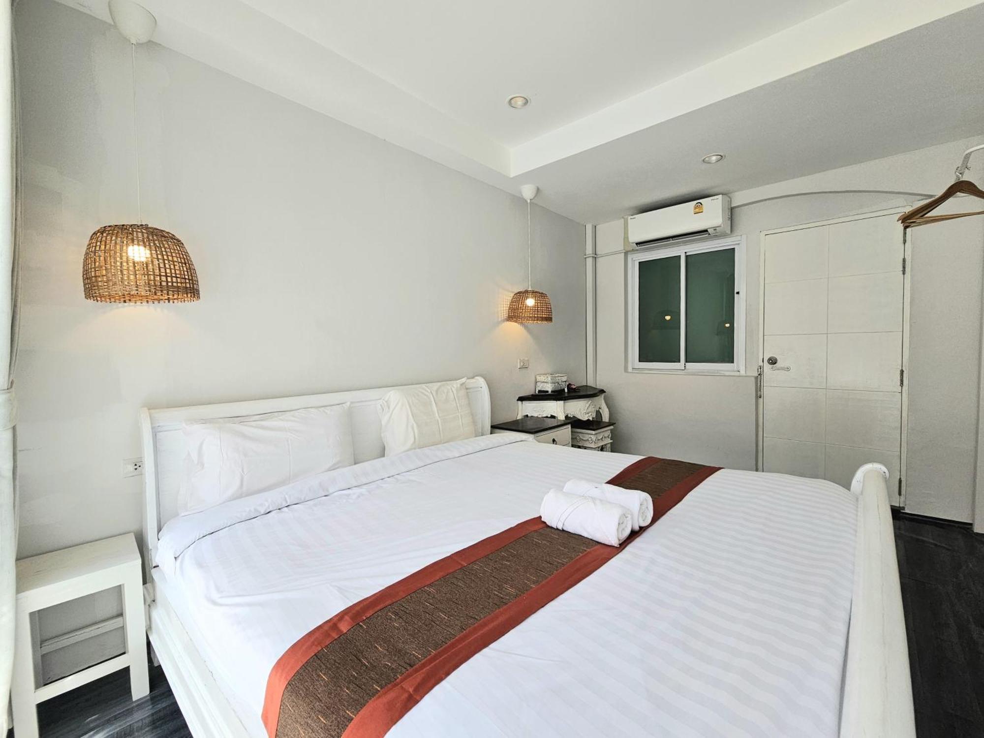 39 Living Pattaya Villa Bagian luar foto