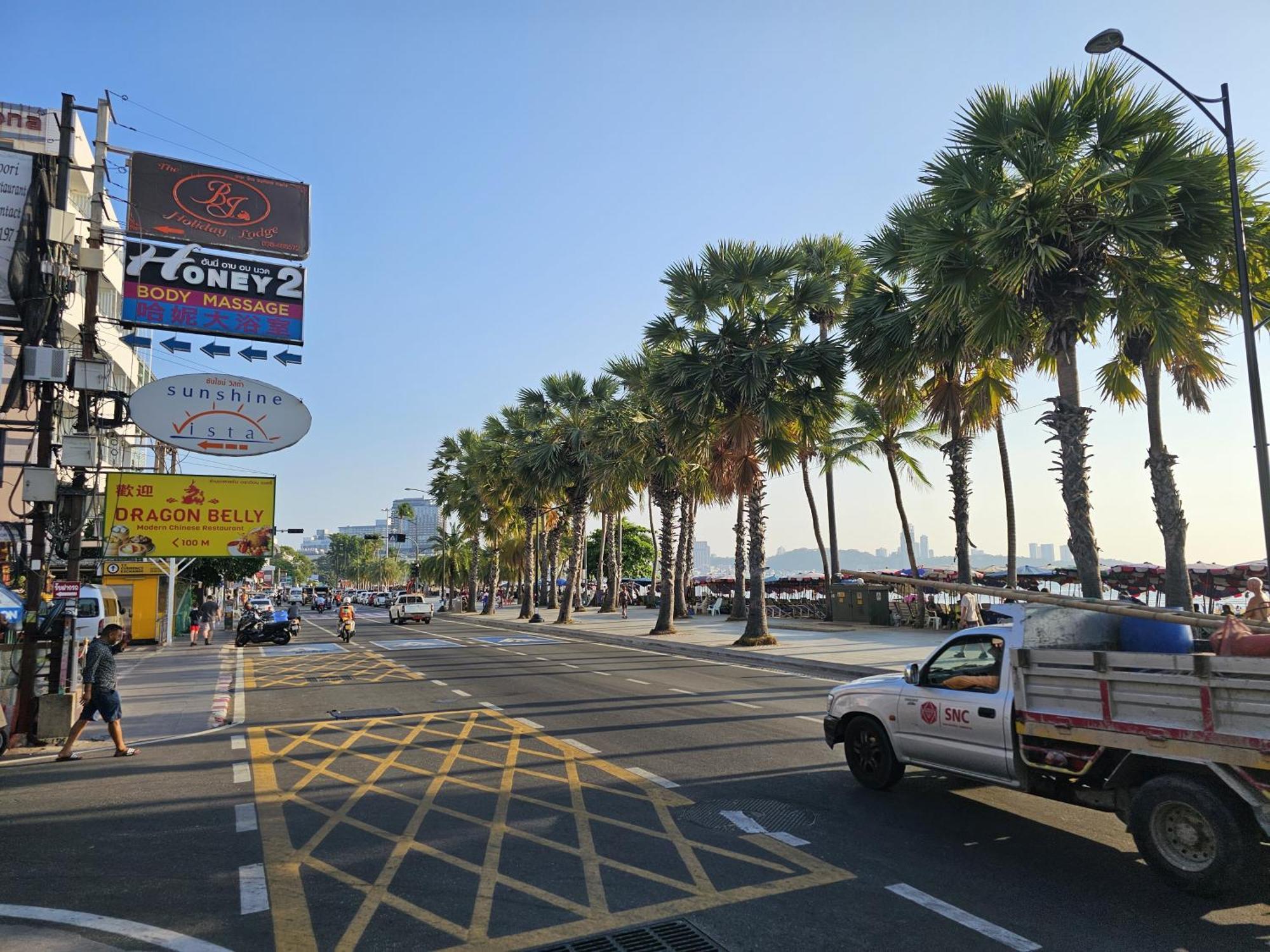 39 Living Pattaya Villa Bagian luar foto