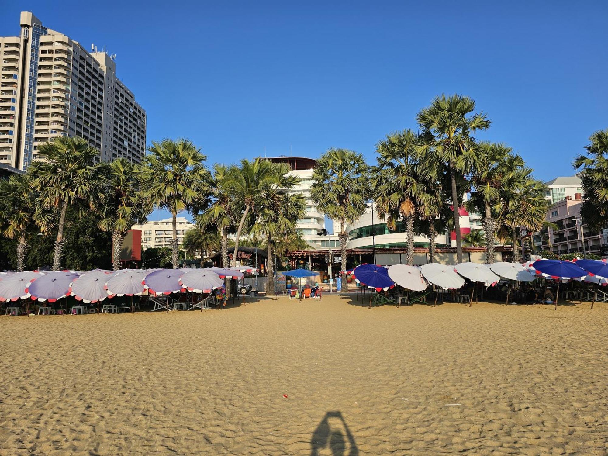 39 Living Pattaya Villa Bagian luar foto