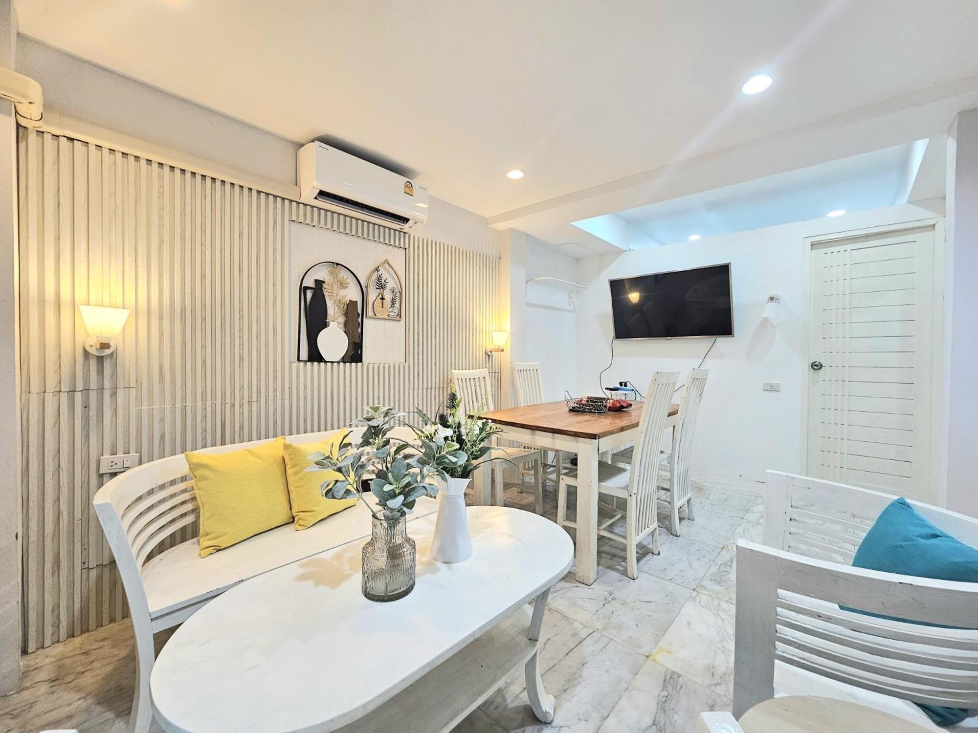 39 Living Pattaya Villa Bagian luar foto