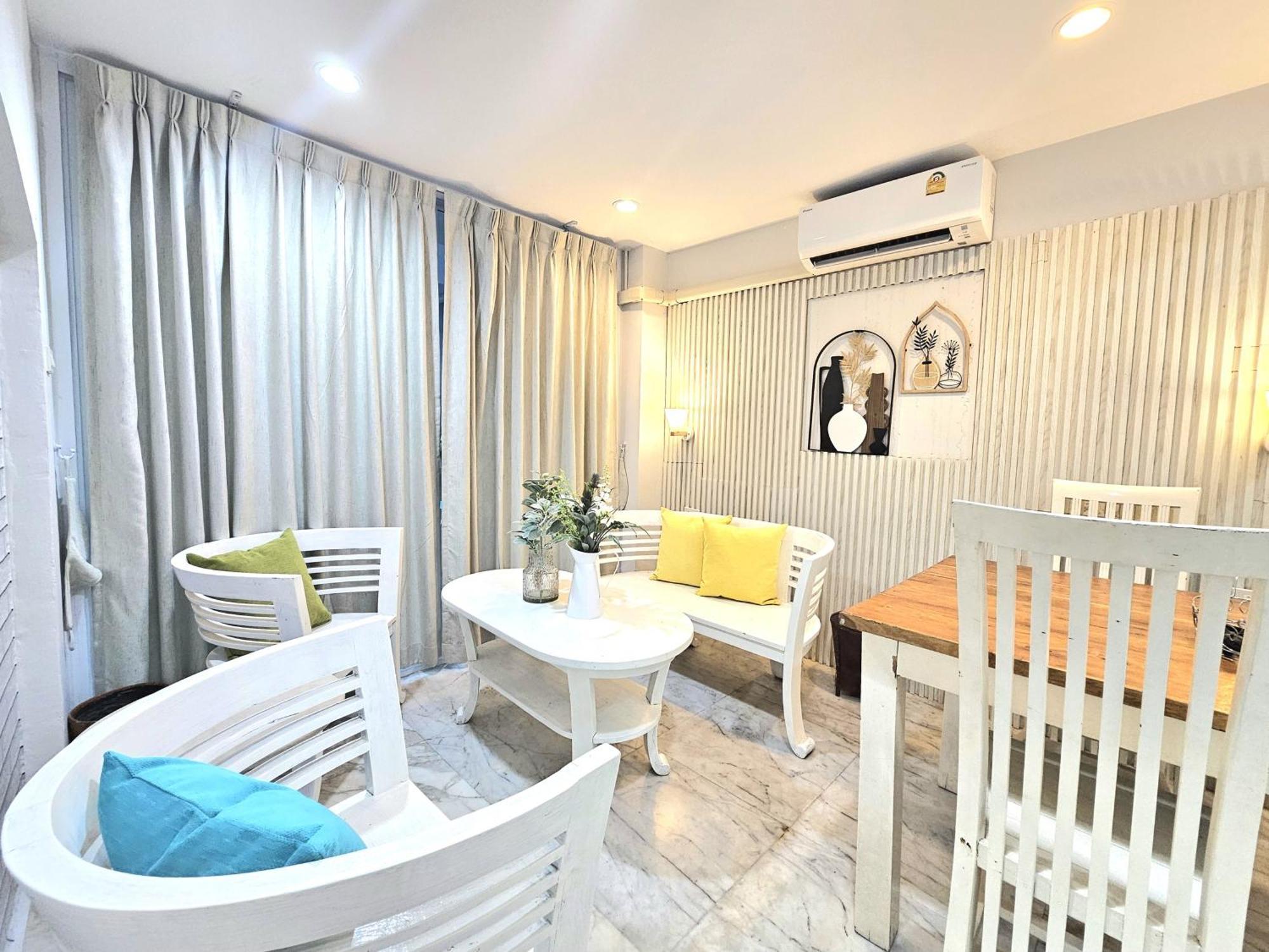 39 Living Pattaya Villa Bagian luar foto